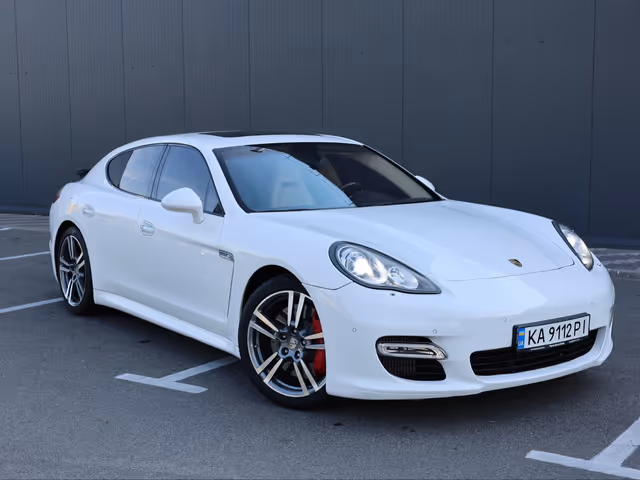 Porsche Panamera - фото 1