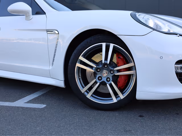 Porsche Panamera - фото 5