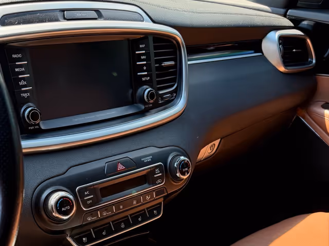 Kia Sorento - фото 4
