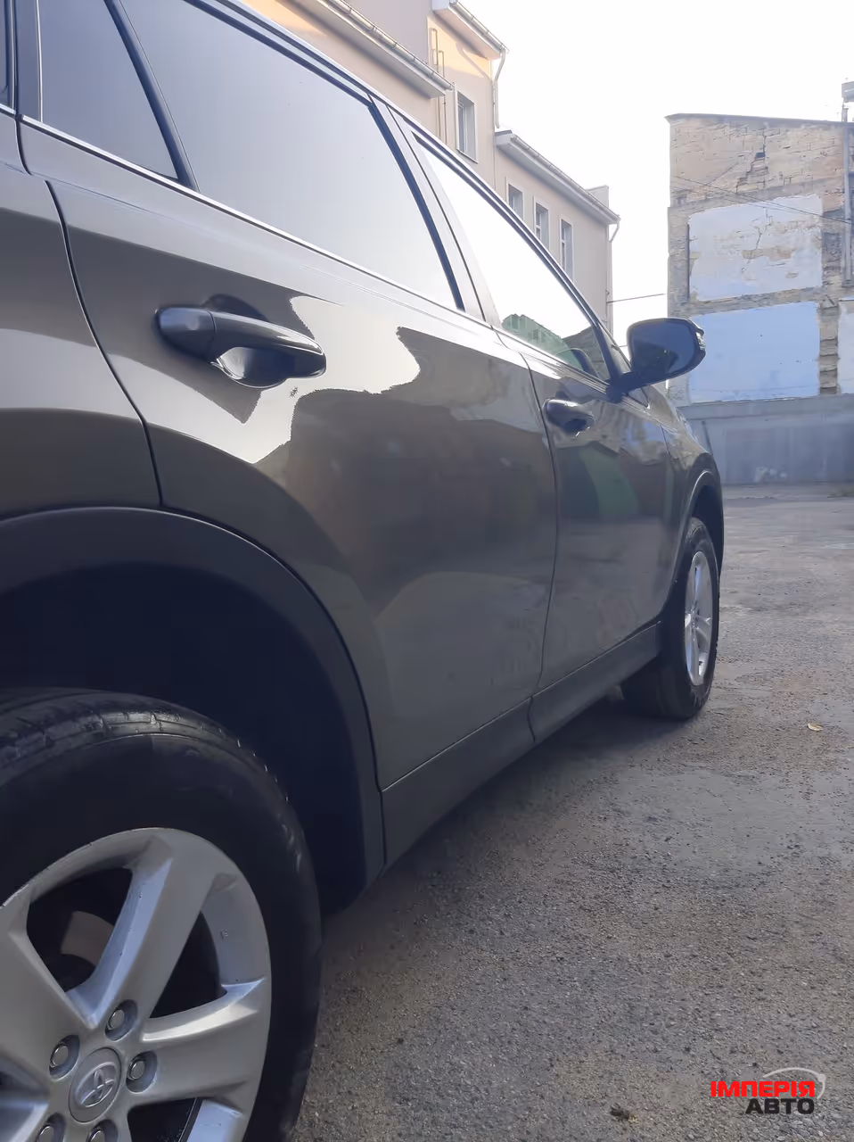 Toyota RAV4 - фото 3