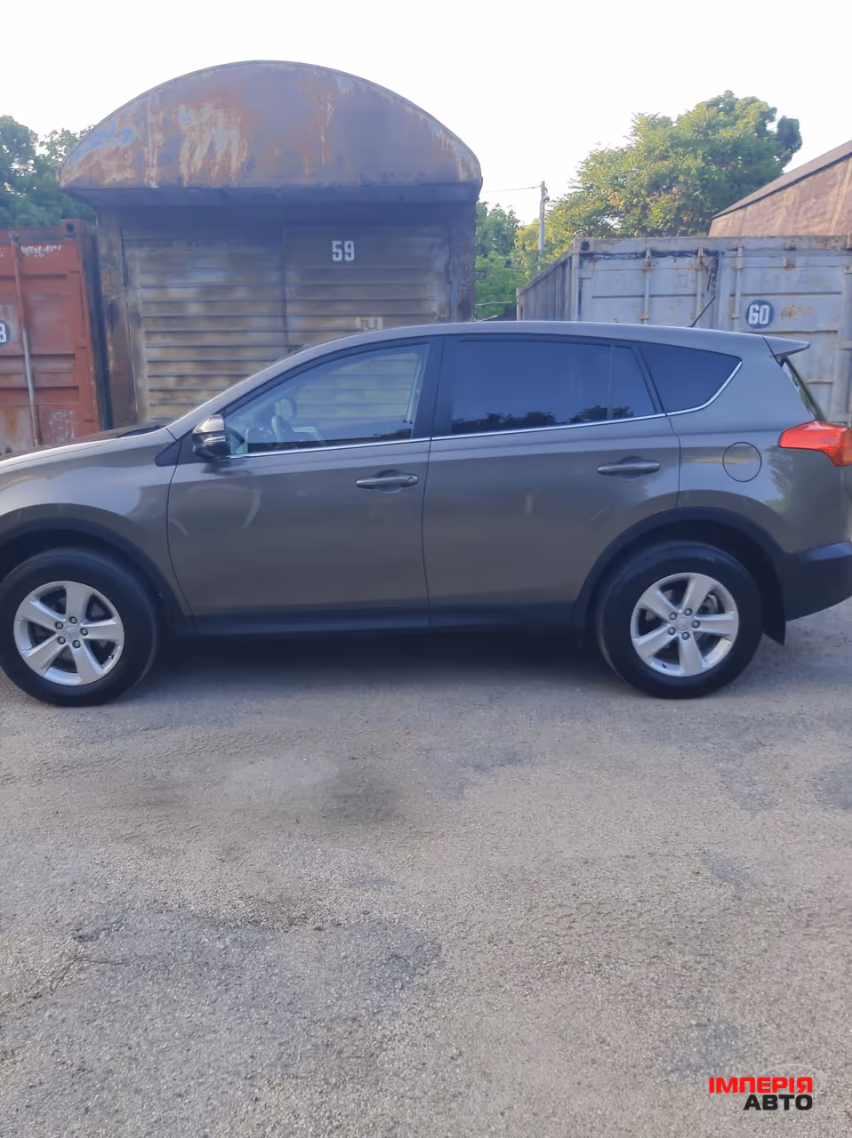 Toyota RAV4 - фото 8