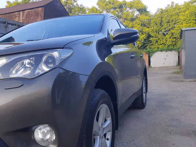 Toyota RAV4 - фото 5