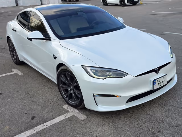 Tesla Model S - фото 3