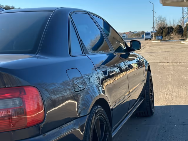 Audi A4 - фото 3