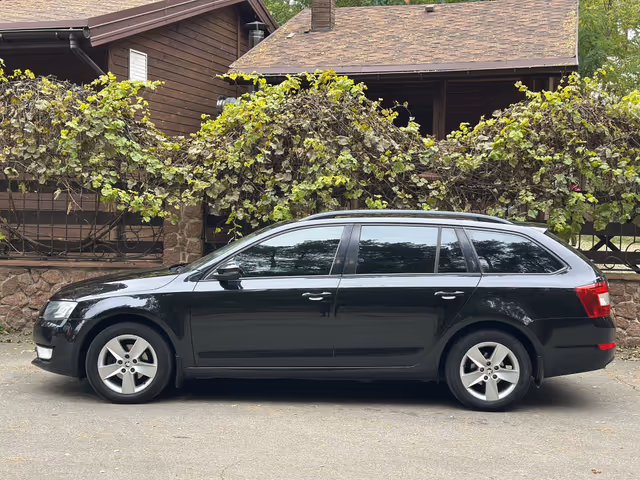Skoda Octavia - фото 4