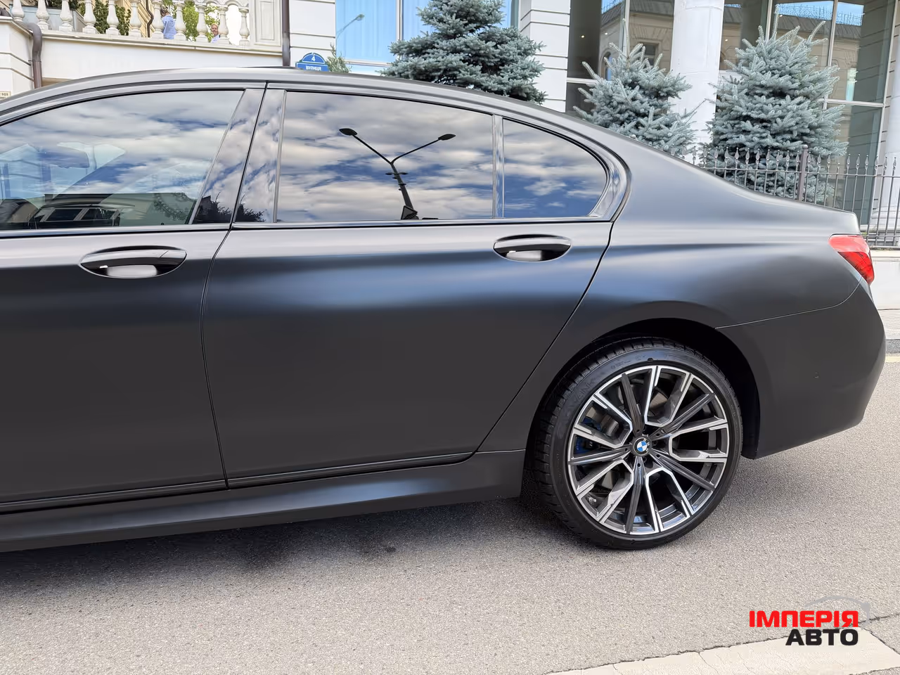 BMW 7 серії - фото 22
