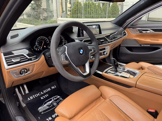 BMW 7 серії - фото 2