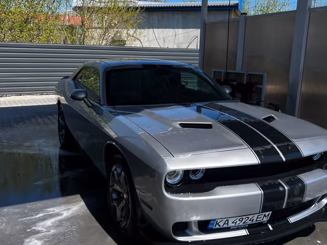Dodge Challenger - фото 3