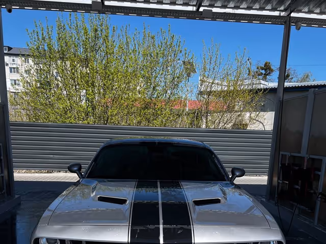 Dodge Challenger - фото 2