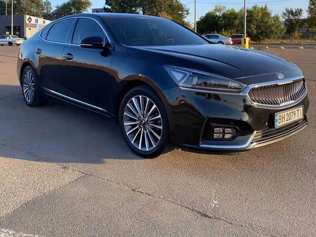 Kia K7 - фото 1