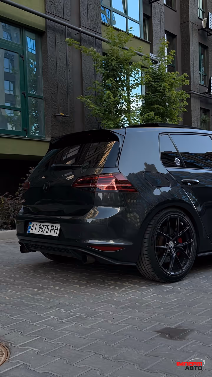 Volkswagen Golf GTI - фото 3
