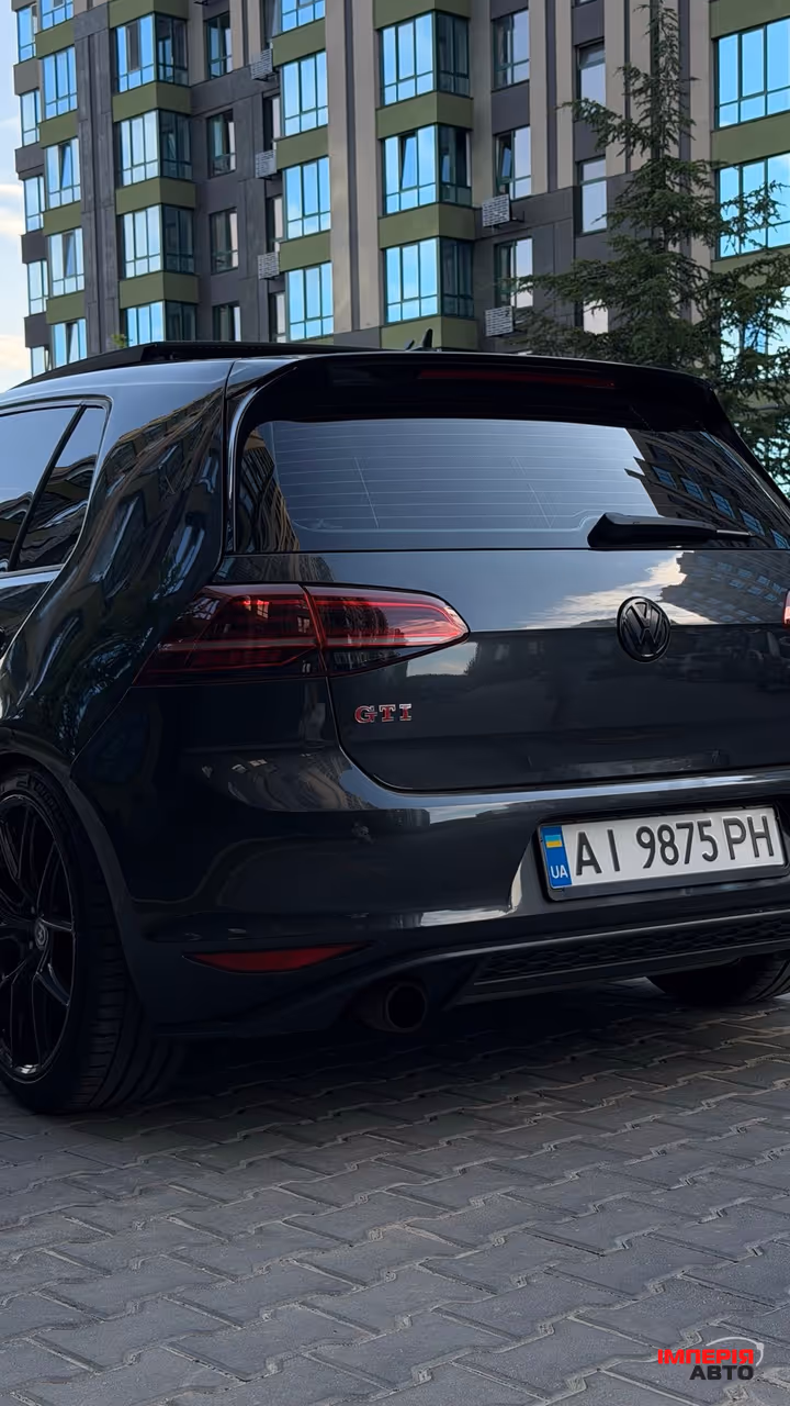 Volkswagen Golf GTI - фото 4