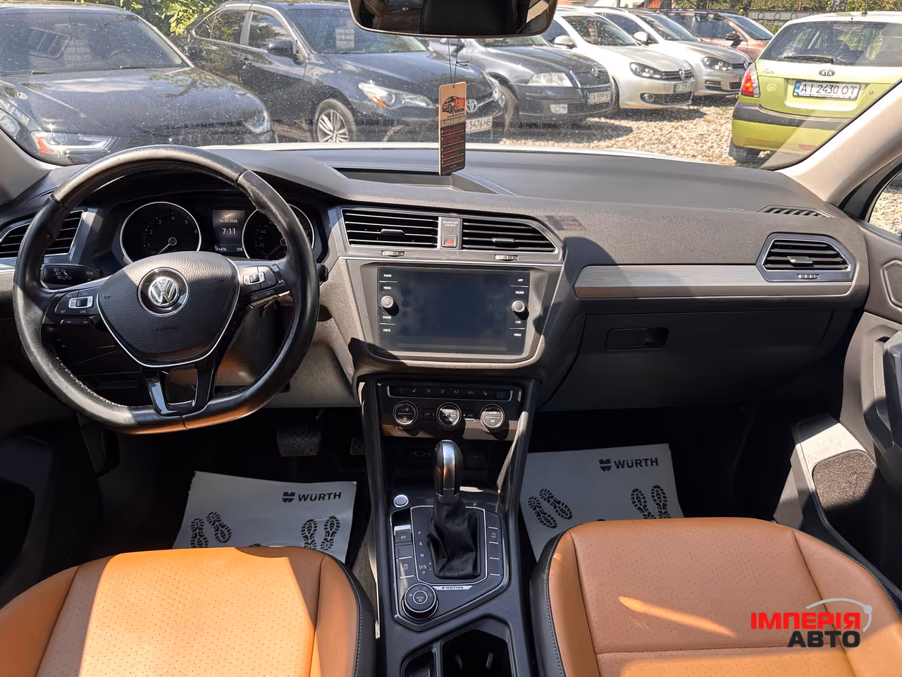 Volkswagen Tiguan - фото 4