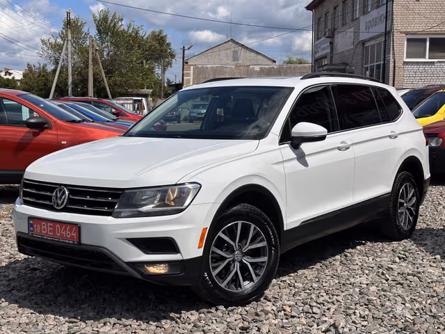 Volkswagen Tiguan - фото 2