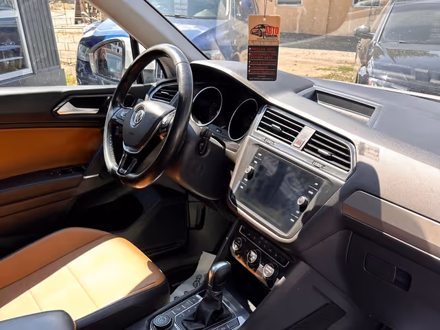 Volkswagen Tiguan - фото 5