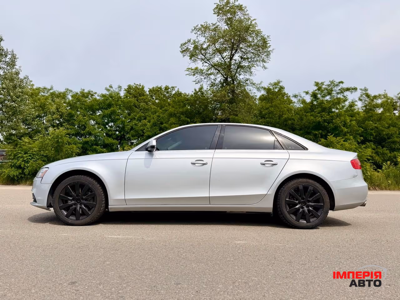 Audi A4 - фото 5
