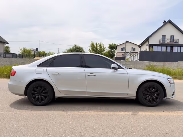 Audi A4 - фото 4
