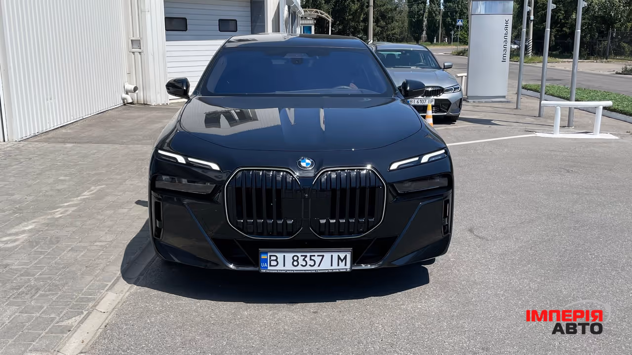BMW 7 серії - фото 2