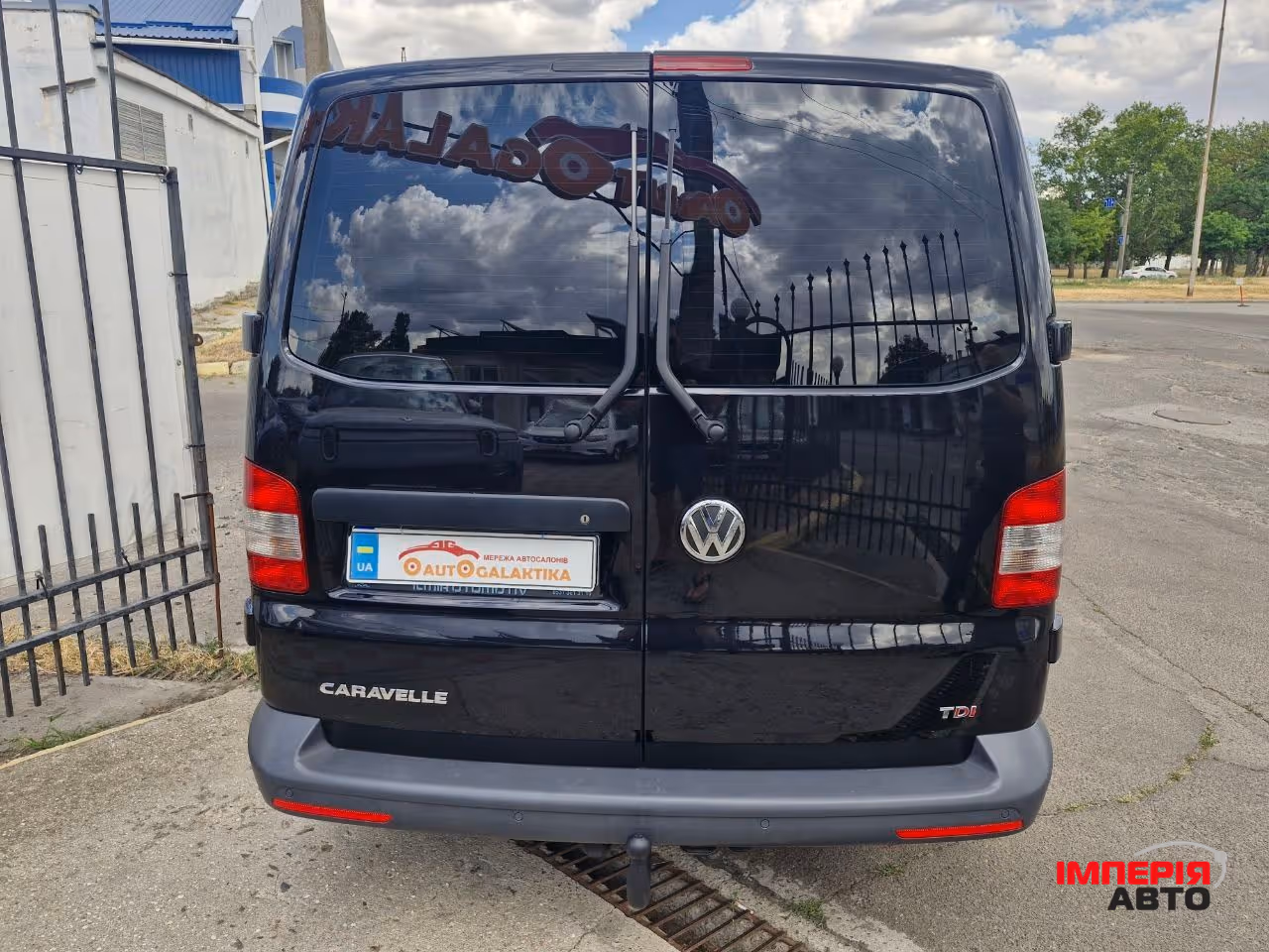 Volkswagen Caravelle - фото 2