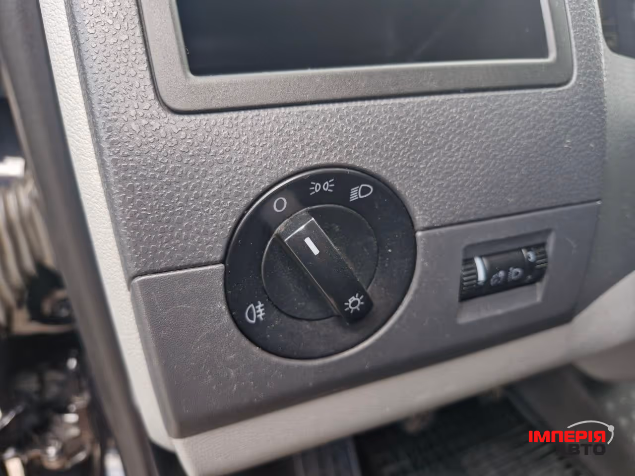 Volkswagen Caravelle - фото 11