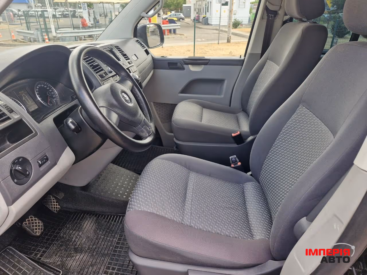 Volkswagen Caravelle - фото 10