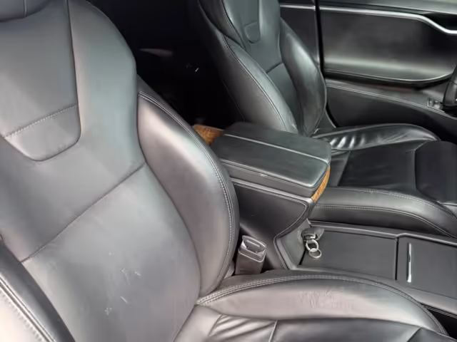 Tesla Model S - фото 5