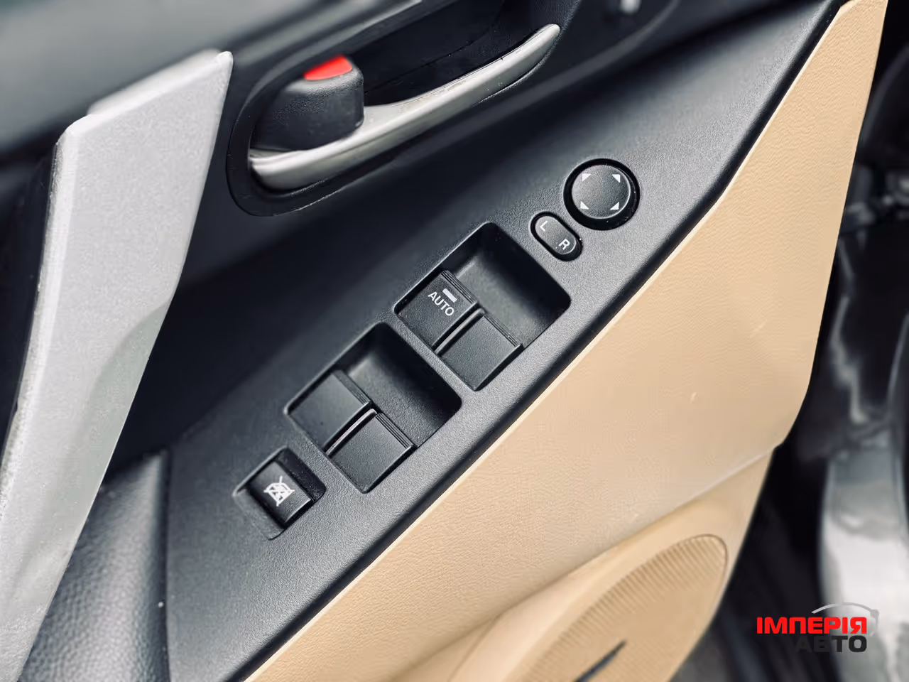 Mazda 3 - фото 17
