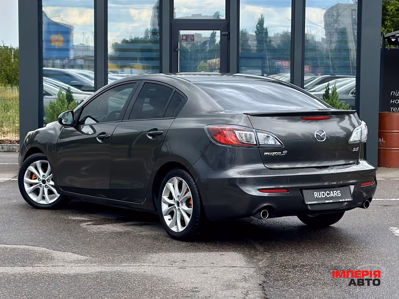 Mazda 3 - фото 4