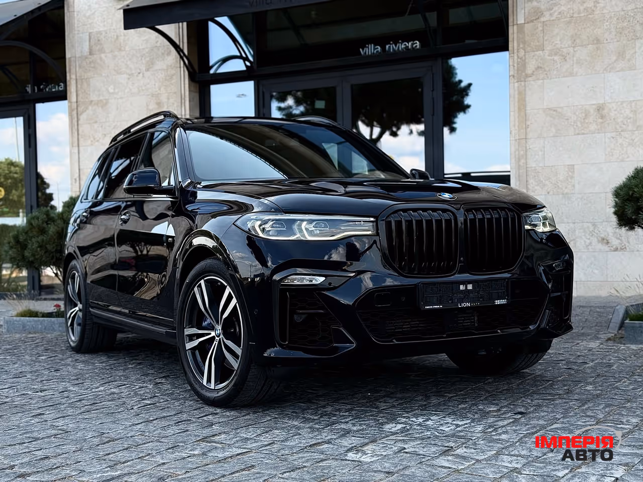 BMW X7 - фото 1