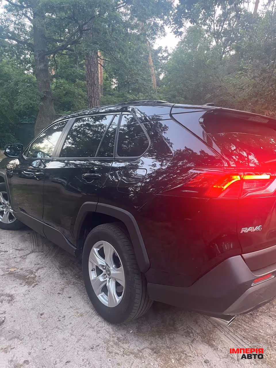Toyota RAV4 - фото 8