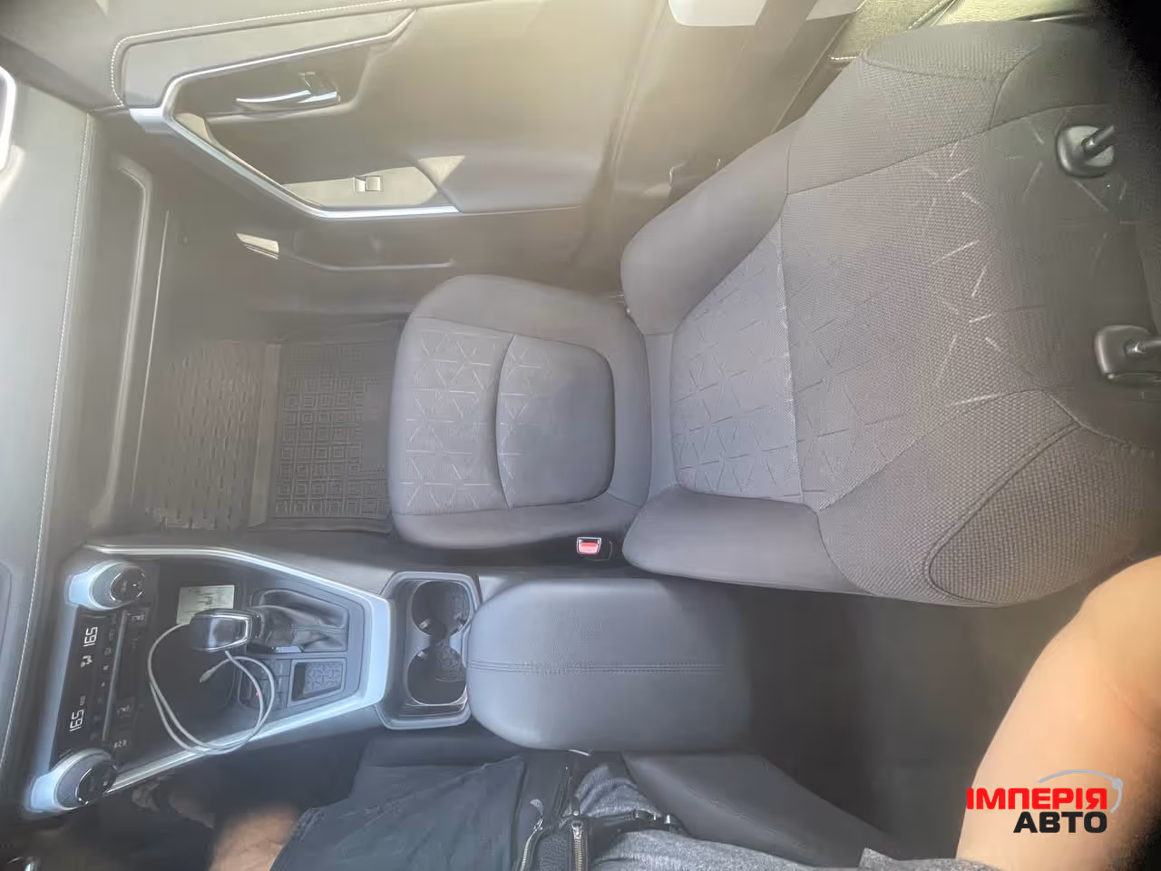 Toyota RAV4 - фото 14