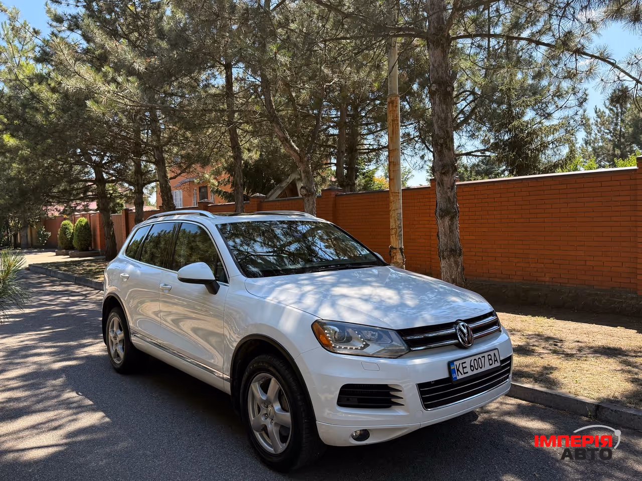 Volkswagen Touareg - фото 1