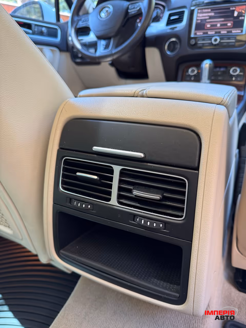 Volkswagen Touareg - фото 11
