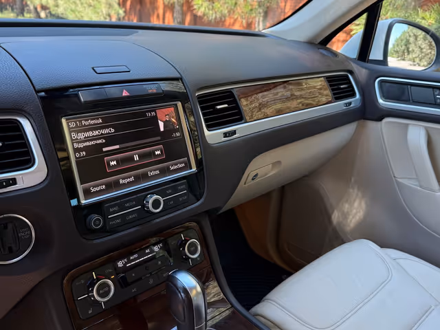 Volkswagen Touareg - фото 5