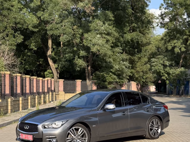 Infiniti Q50 - фото 1