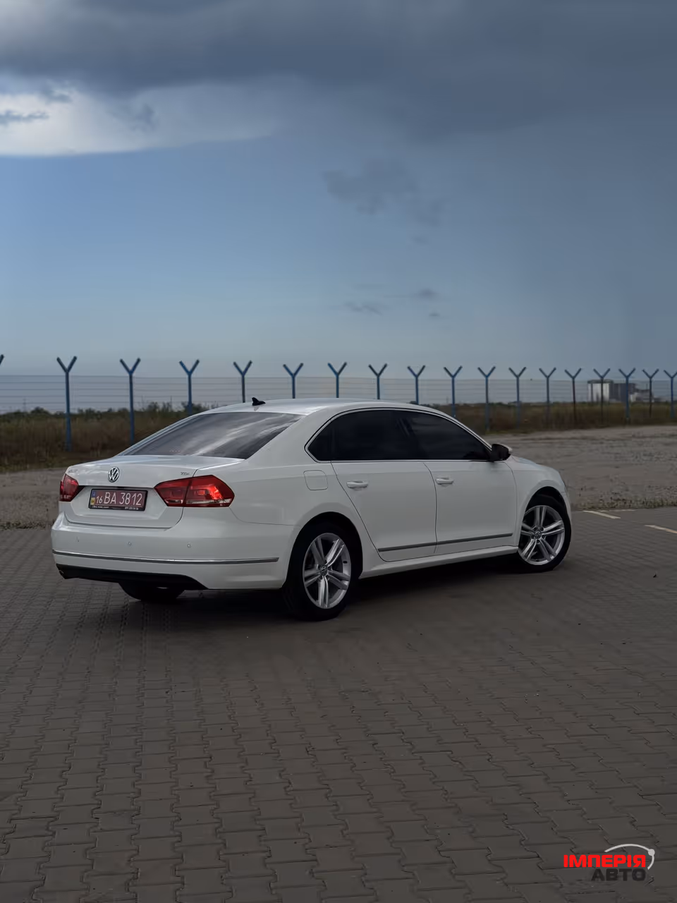 Volkswagen Passat - фото 4