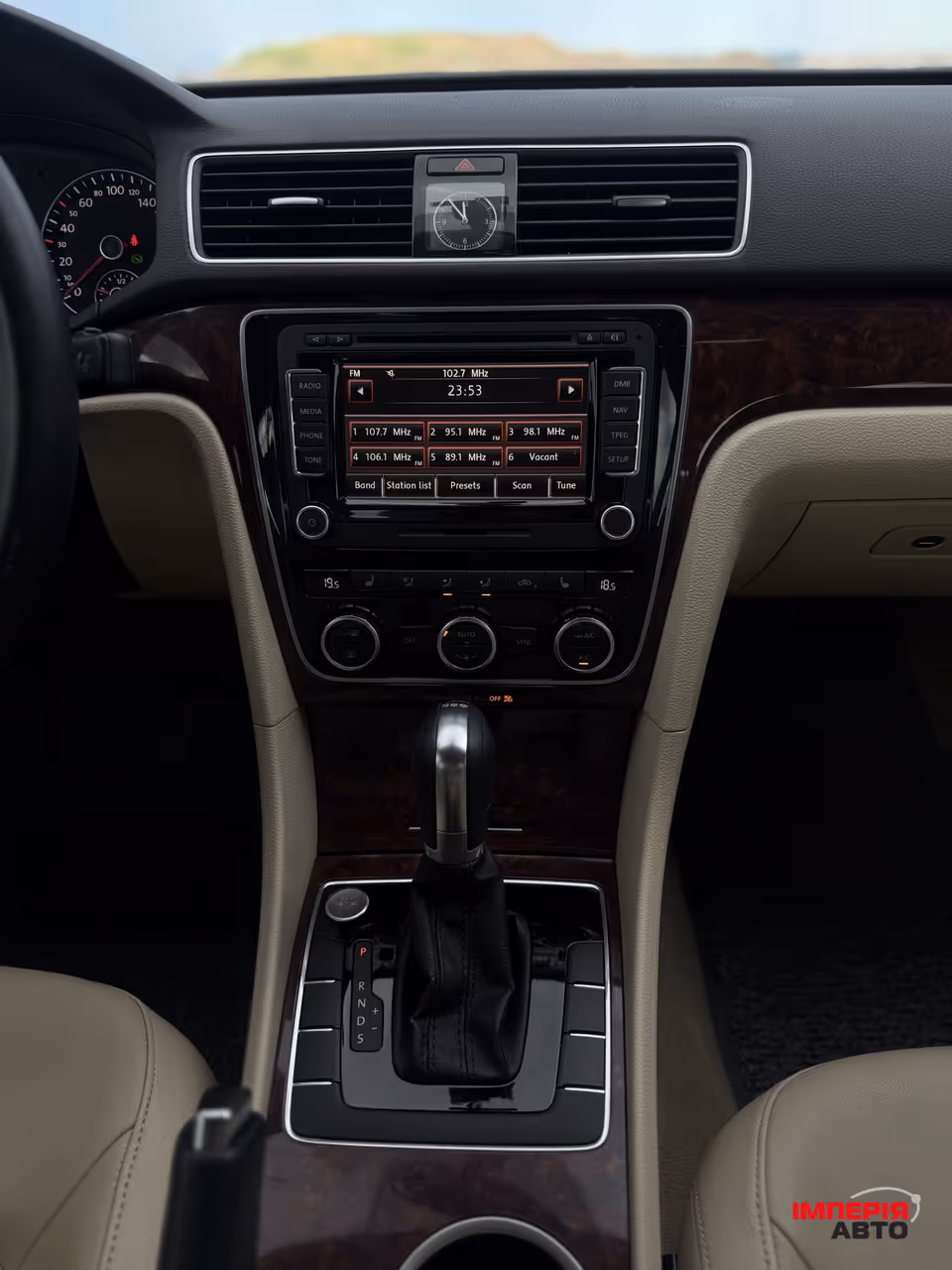 Volkswagen Passat - фото 10