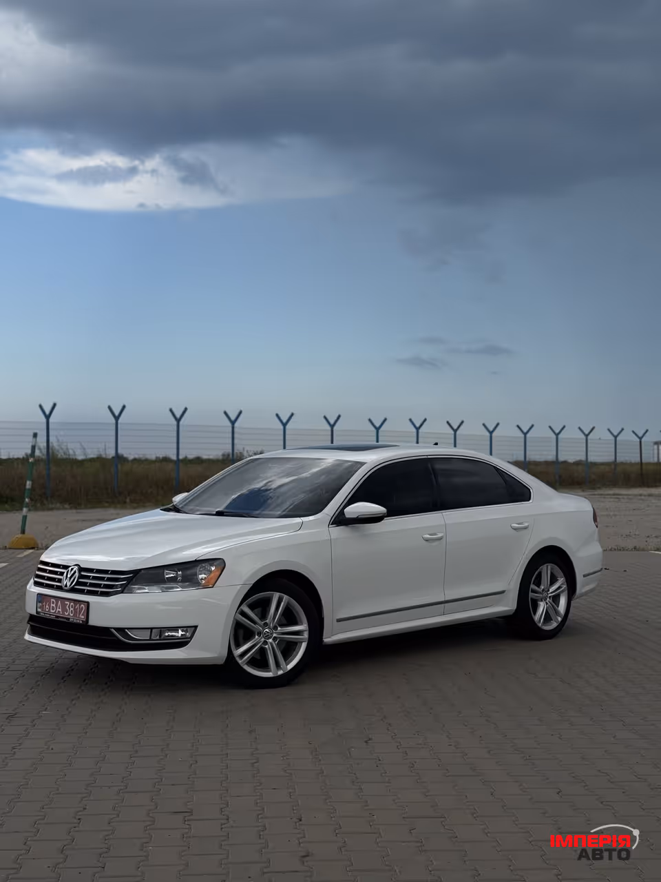 Volkswagen Passat - фото 1
