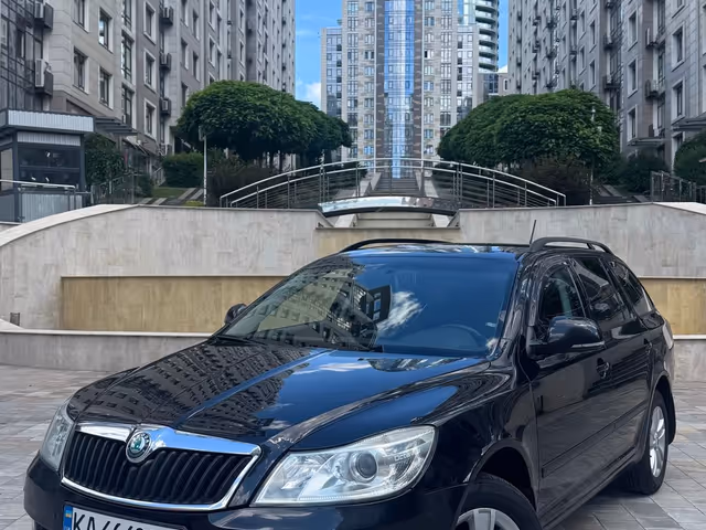 Skoda Octavia - фото 1