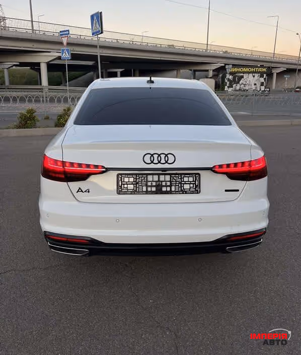 Audi A4 - фото 12