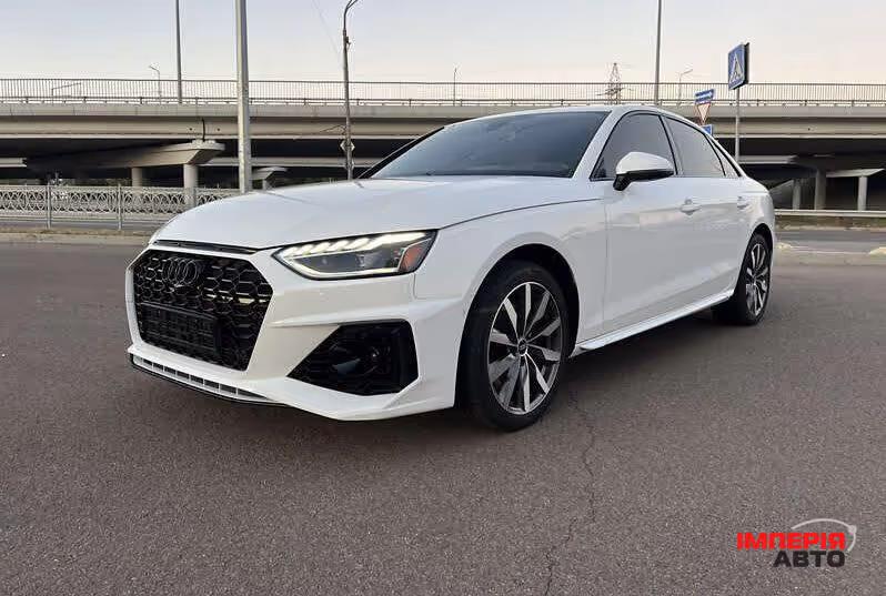 Audi A4 - фото 2