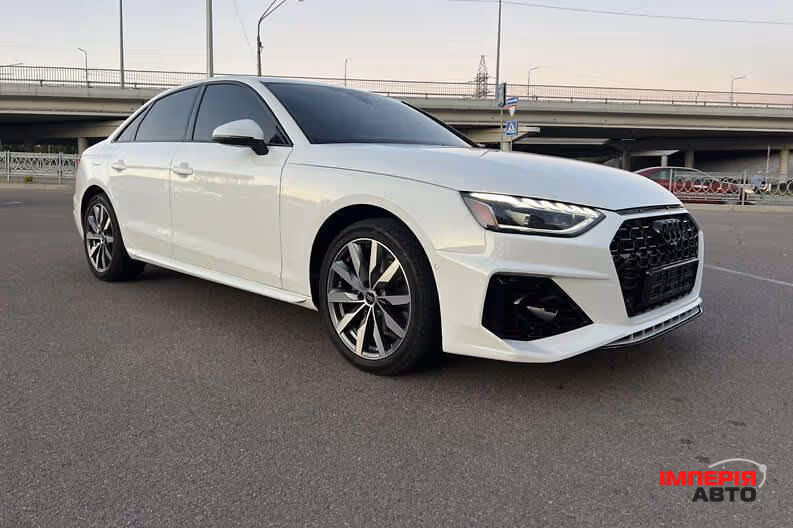 Audi A4 - фото 8