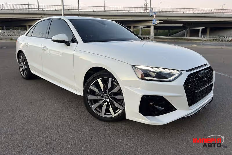 Audi A4 - фото 1