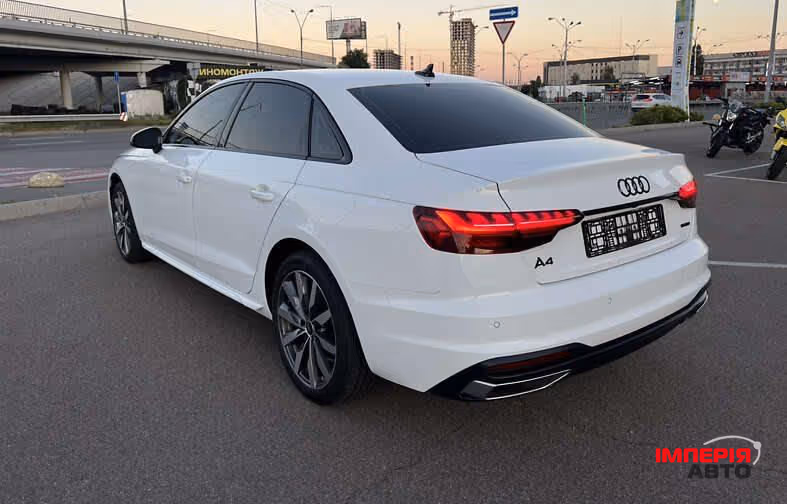 Audi A4 - фото 9