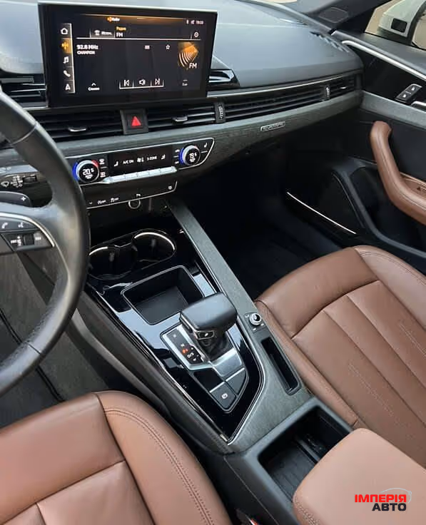 Audi A4 - фото 16