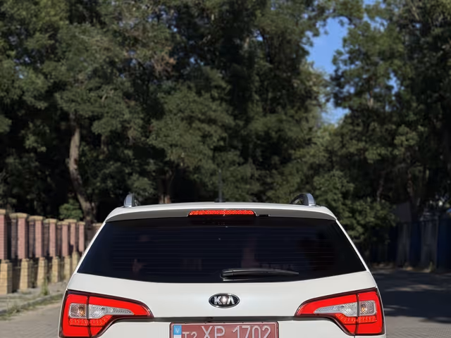 Kia Sorento - фото 5