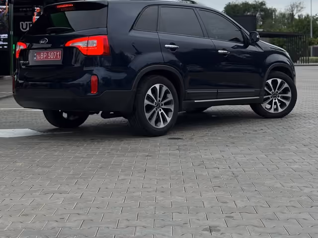 Kia Sorento - фото 4