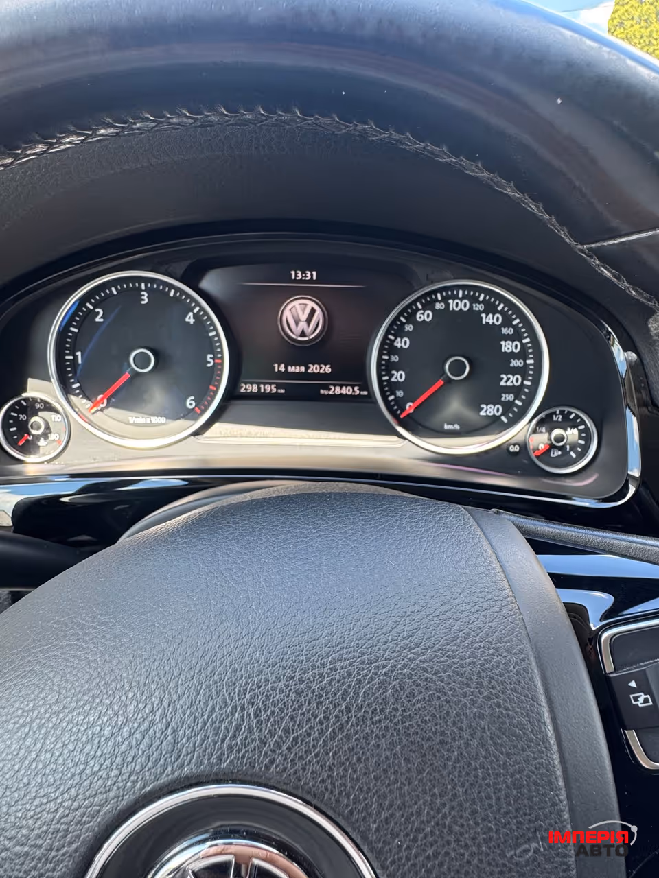 Volkswagen Touareg - фото 6