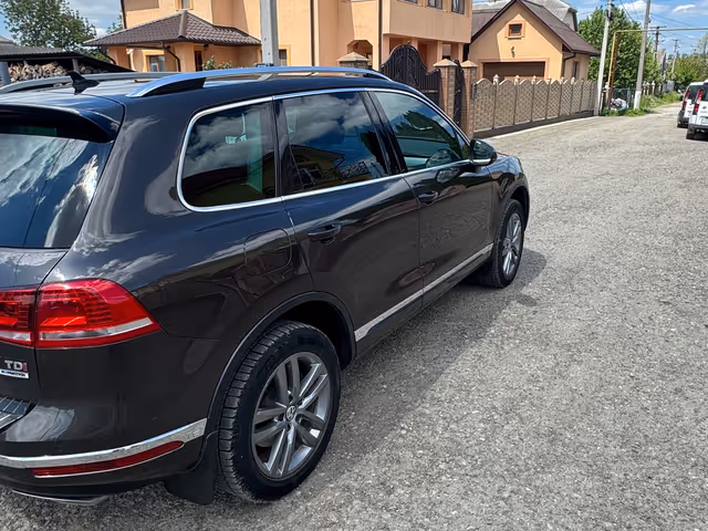 Volkswagen Touareg - фото 4
