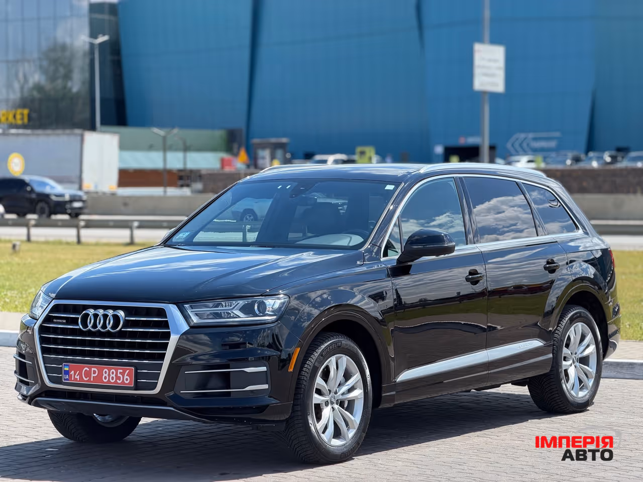 Audi Q7 - фото 1